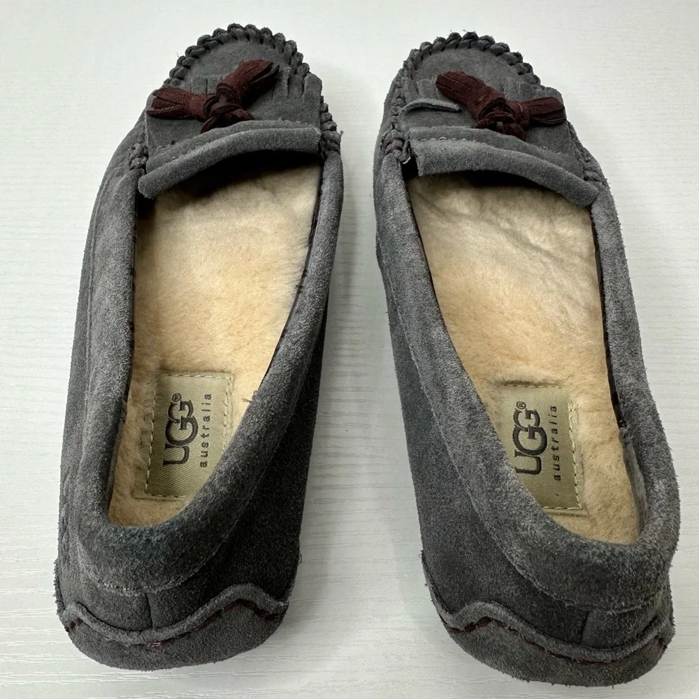 UGG Women’s Lizzy Mocassin Slip On Shoes Size 7 - Picture 6 of 12